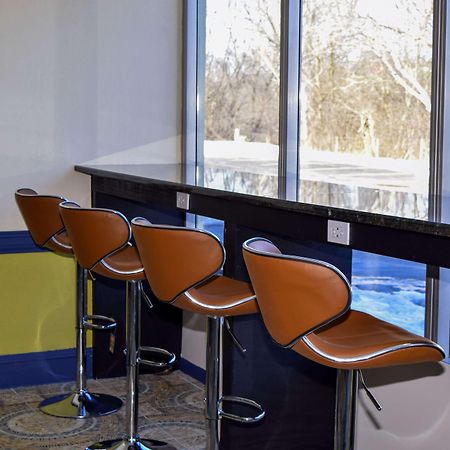 Baymont By Wyndham - Chicago - Addison - O'Hare Hotel Bagian luar foto