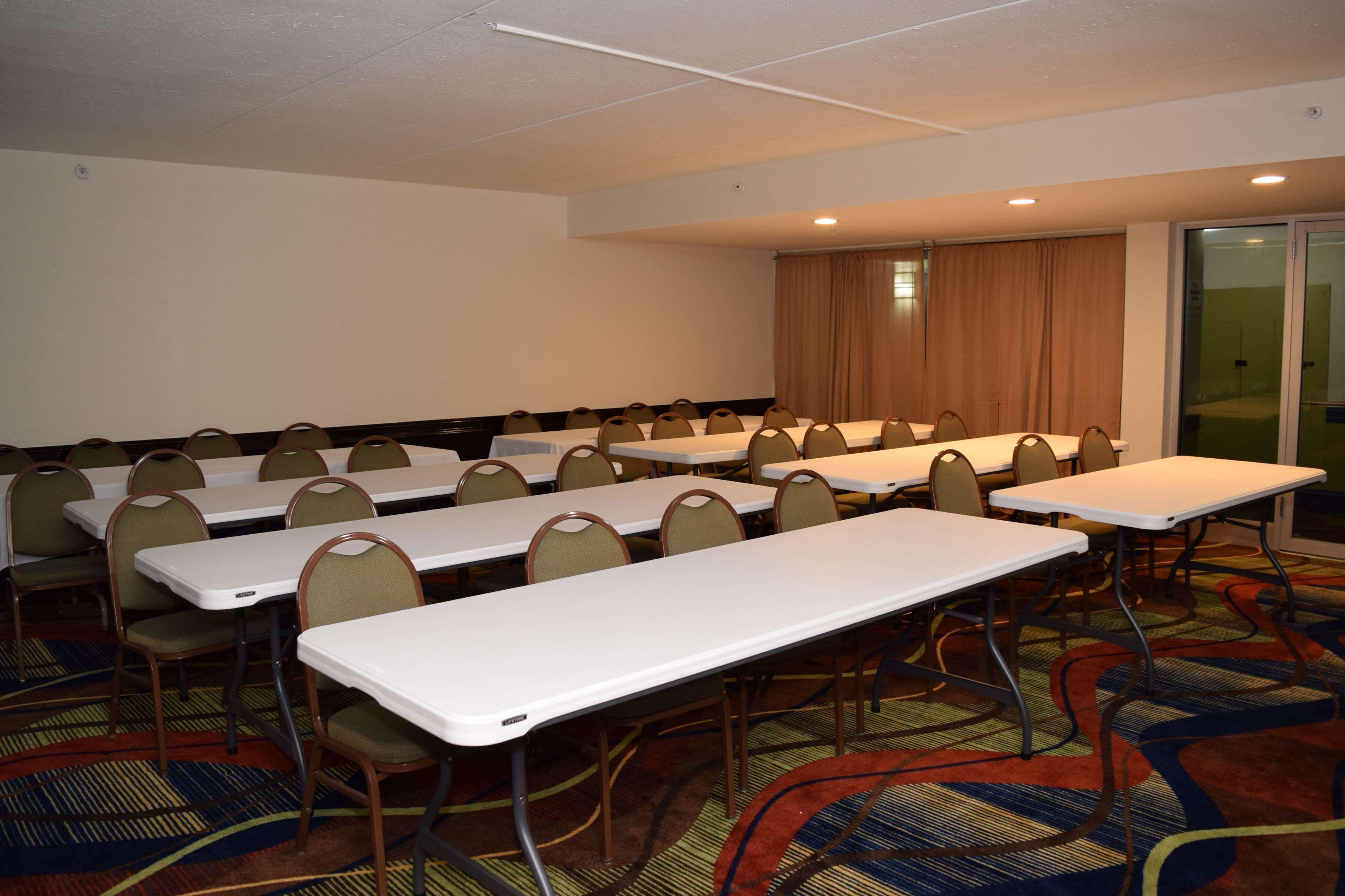Baymont By Wyndham - Chicago - Addison - O'Hare Hotel Bagian luar foto