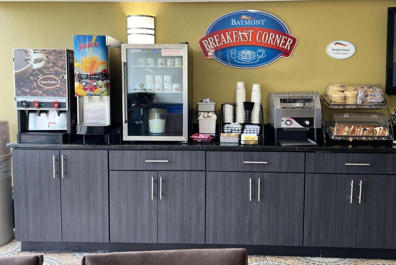 Baymont By Wyndham - Chicago - Addison - O'Hare Hotel Bagian luar foto