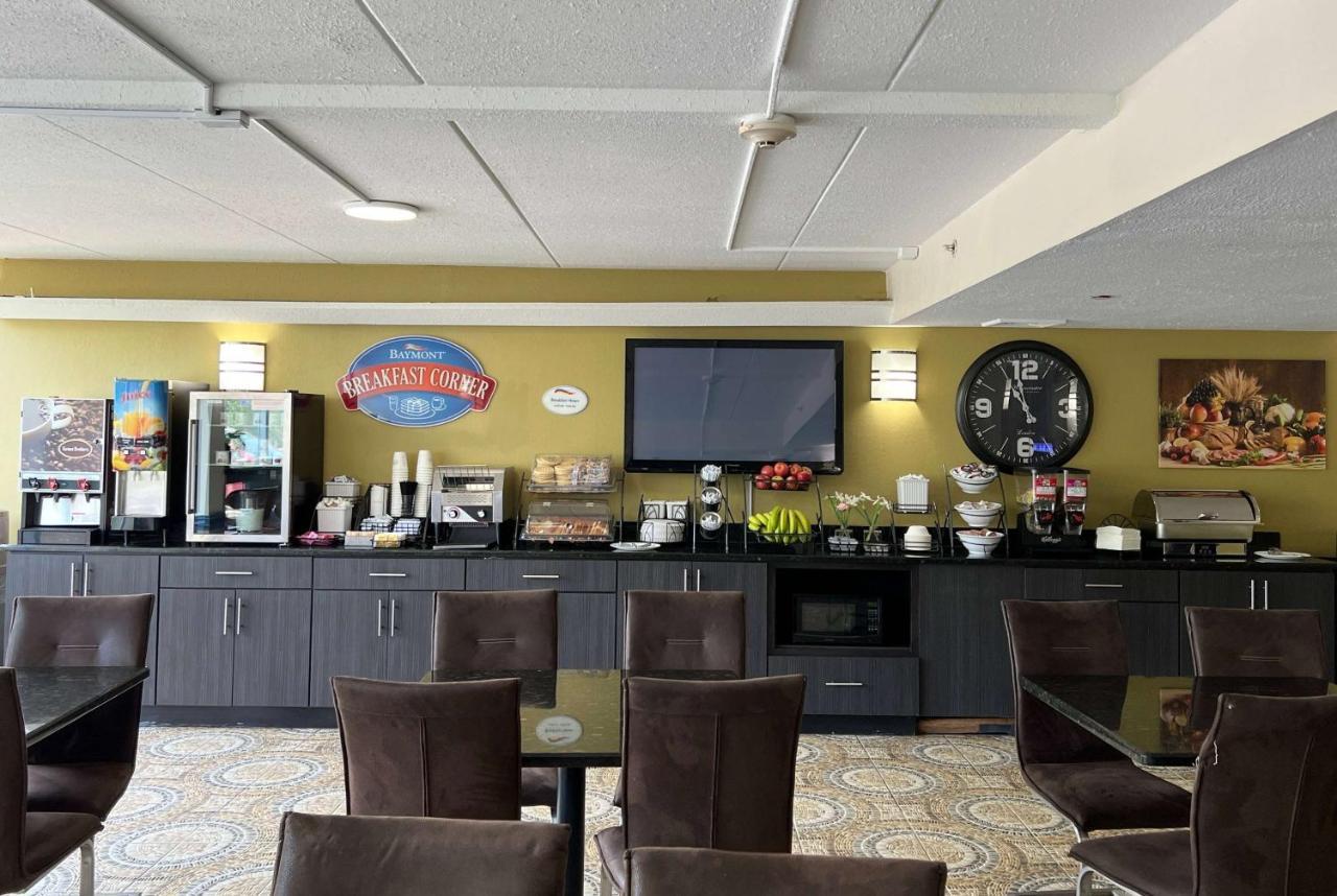 Baymont By Wyndham - Chicago - Addison - O'Hare Hotel Bagian luar foto